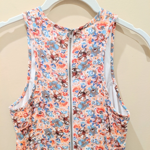 Socialite Floral High Neck Sleeveless Lace… - Picture 7 of 12